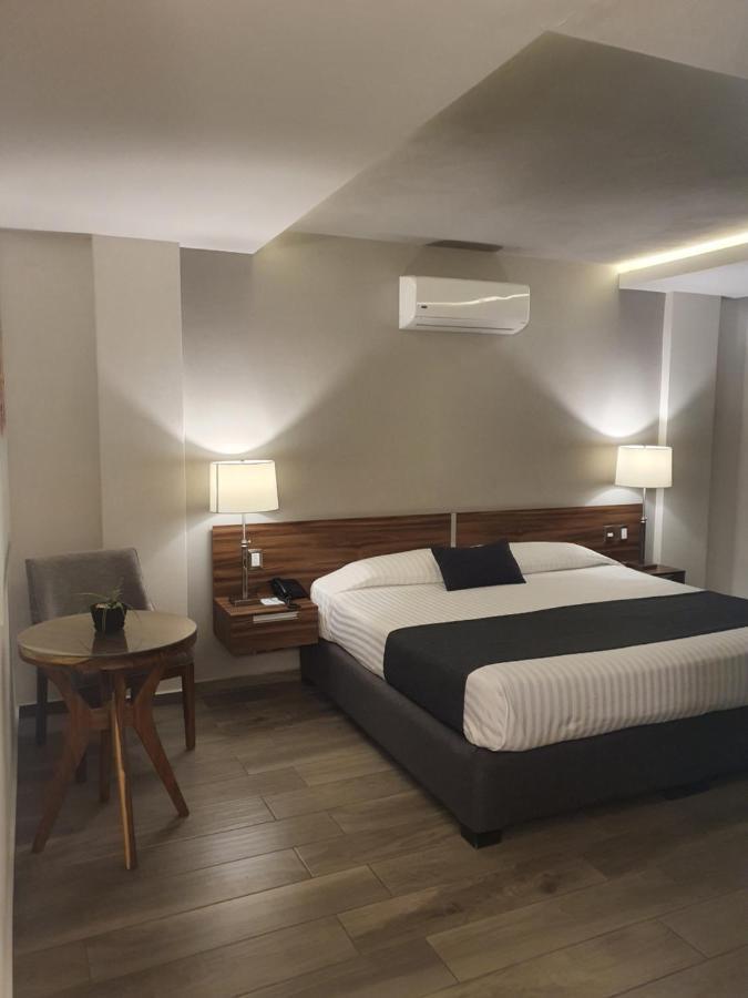 Estanza Hotel & Suites Morelia Exterior photo