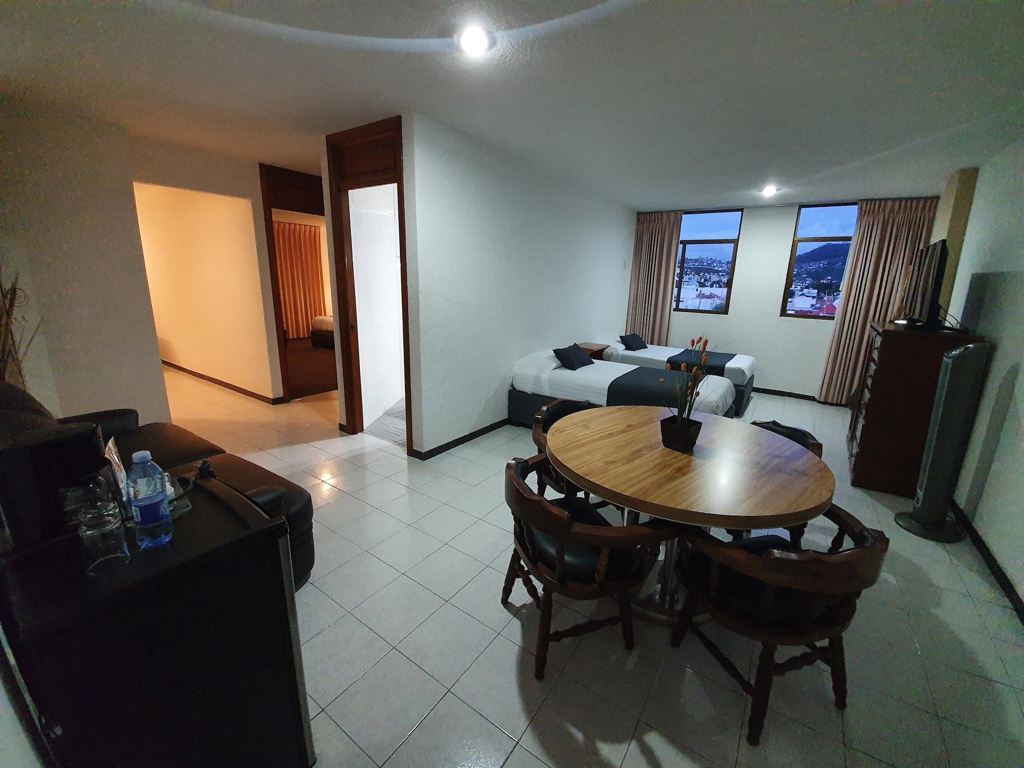 Estanza Hotel & Suites Morelia Exterior photo