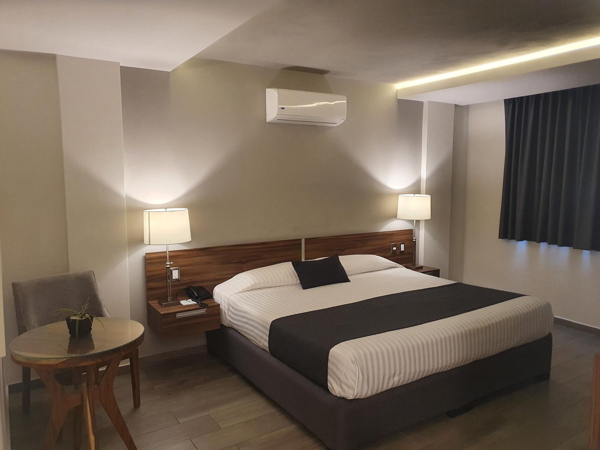 Estanza Hotel & Suites Morelia Exterior photo