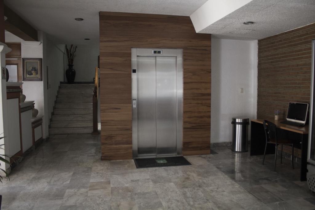 Estanza Hotel & Suites Morelia Exterior photo